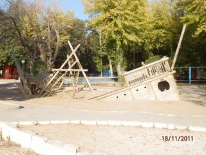 Crikvenica - glavna plaža - dječje igralište